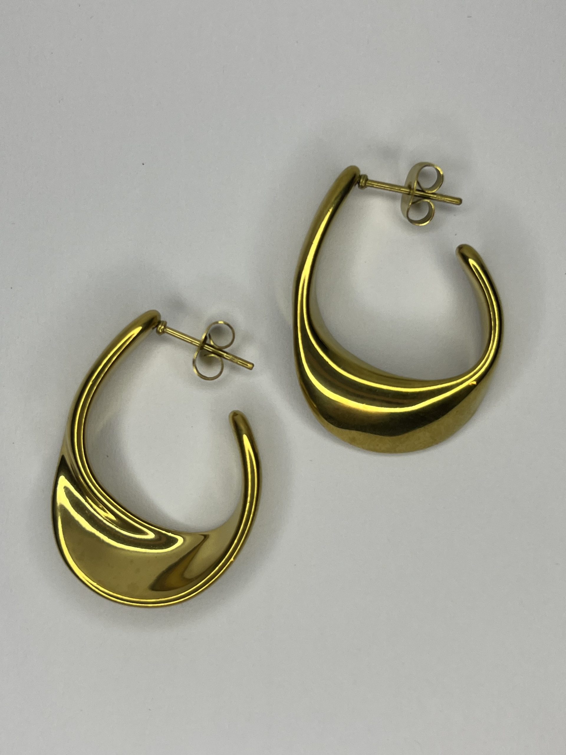 Golden Curve Hoops
